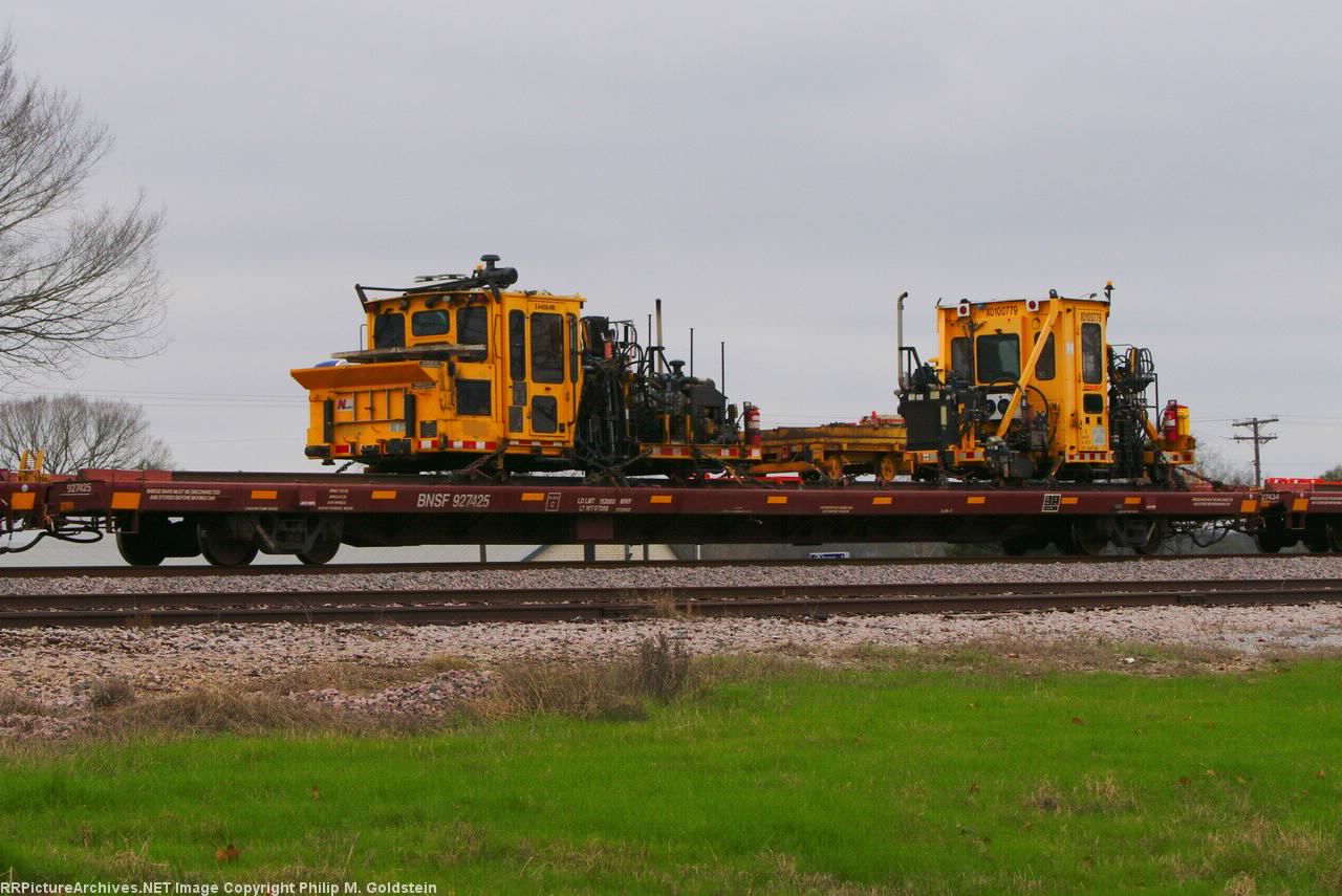 BNSF 927425, X4400481 Spike Driver, X0100779 Racine Rail Anchor Adjuster